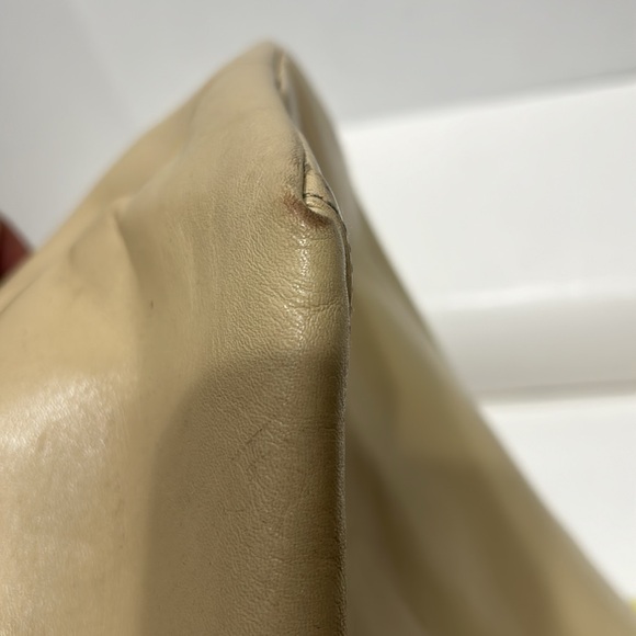 BADGLEY MISCHKA cream color travel tote bag - Picture 12 of 16